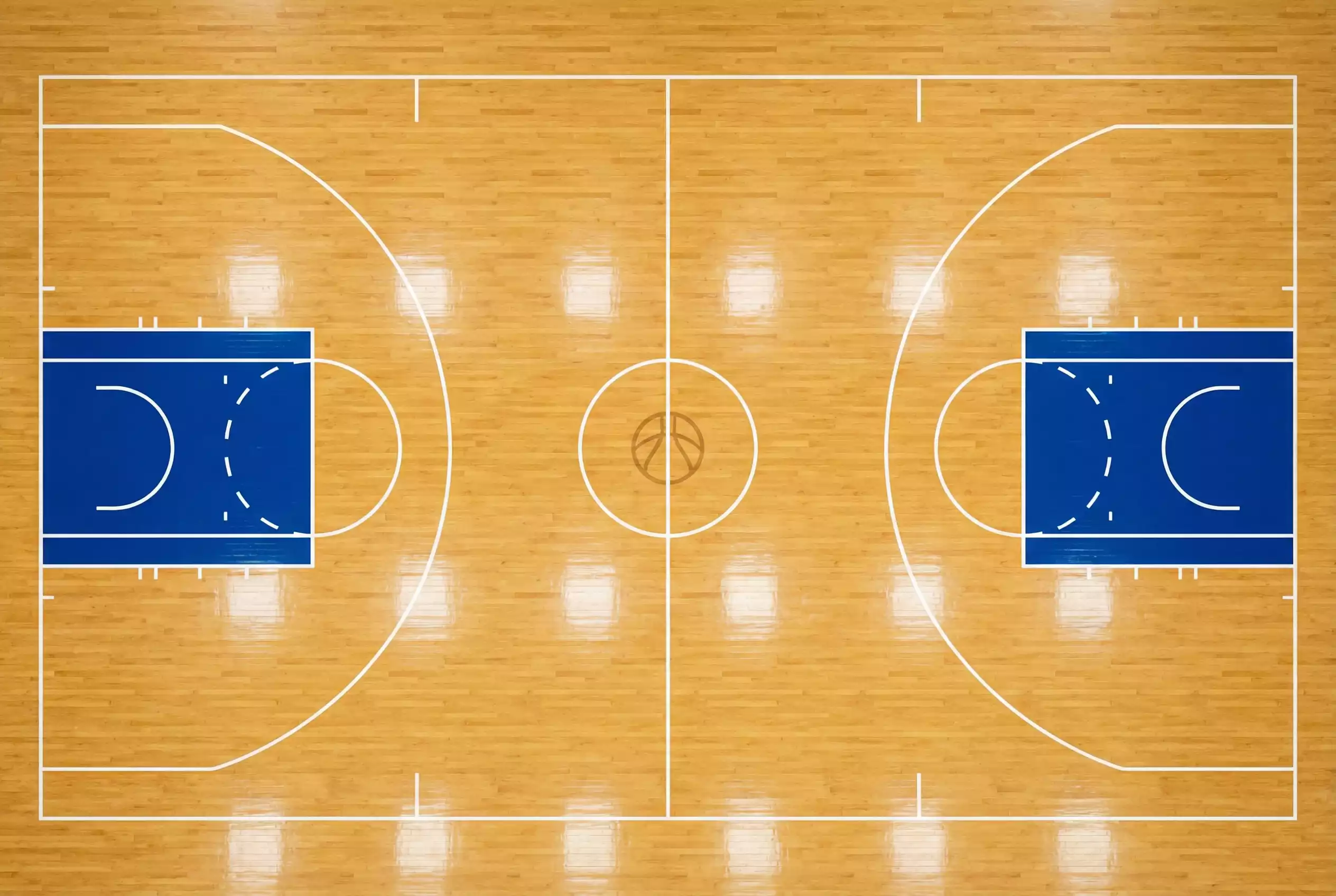 Bovenaanzicht van een NBA-basketbalveld met speellijnen en driepuntlijn